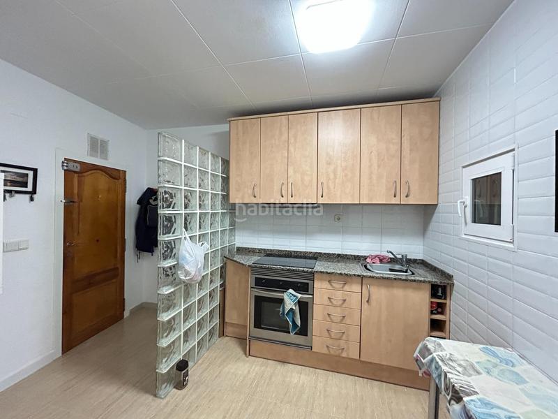 Foto 2bb4d103-879b-4bb6-b9d3-1e7e19d1036d. Casa amb calefacció a Rocafonda Mataró