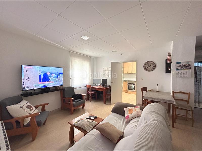 Foto 42a78413-36da-4779-8750-28b7c6b06144. Casa amb calefacció a Rocafonda Mataró