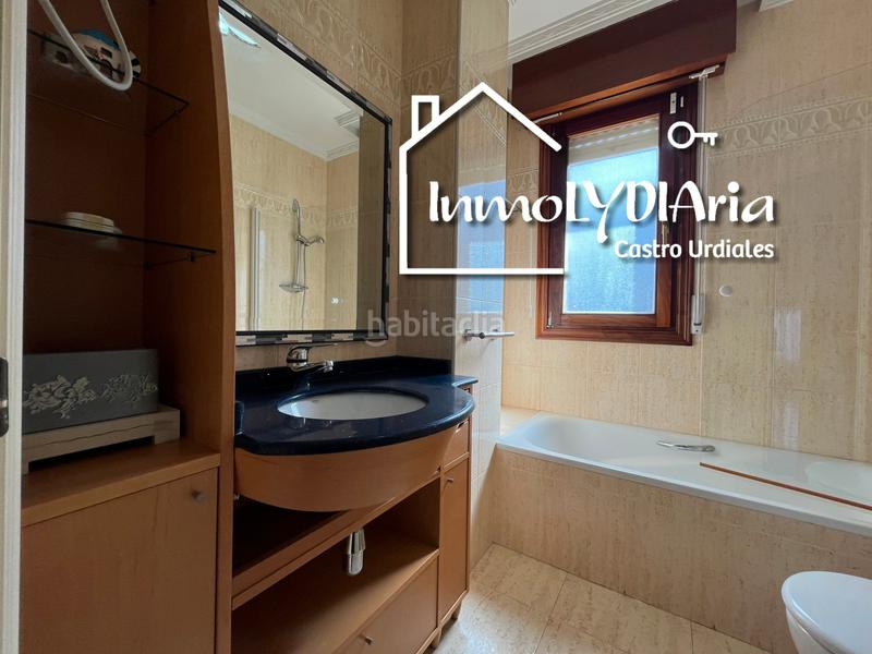 Foto bc90c2e8-76cf-4546-afad-425ec97a7087. Chalet dans barrio brazomar 68 dans Cotolino Castro - Urdiales