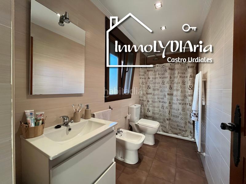 Foto 45f1e0d6-a9e5-424b-bdd5-9e89a621a549. Chalet avec cheminée chauffage parking dans Samano Castro - Urdiales