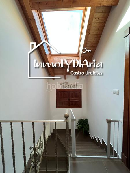 Foto f2b4385e-9f0c-4c22-b5dd-10e826e4c2ee. Chalet avec cheminée chauffage parking dans Samano Castro - Urdiales