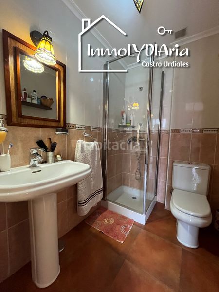 Foto 6663b927-dad0-423c-9a5e-133f9eb52af2. Xalet a barrio pando 18 a Centro Castro - Urdiales