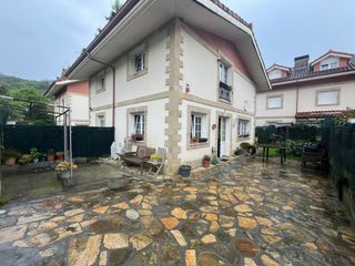 Chalet  Barrio rioseco 29. Cahlet pareado en rioseco guriezo