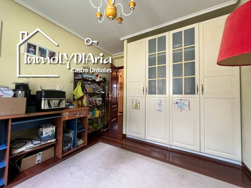 Foto 259960ba-71a3-42cb-b92f-4215f7b38dc0. Chalet dans barrio mioño 14a dans Mioño-Santullán Castro - Urdiales