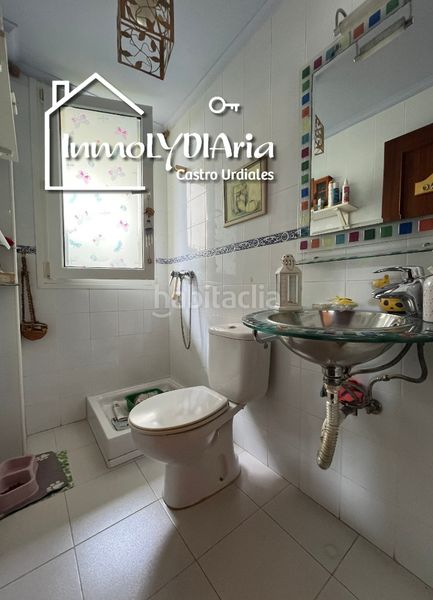 Foto 4626127f-81df-4a0c-bf8c-85204cc5ecc0. Chalet dans barrio mioño 14a dans Mioño-Santullán Castro - Urdiales