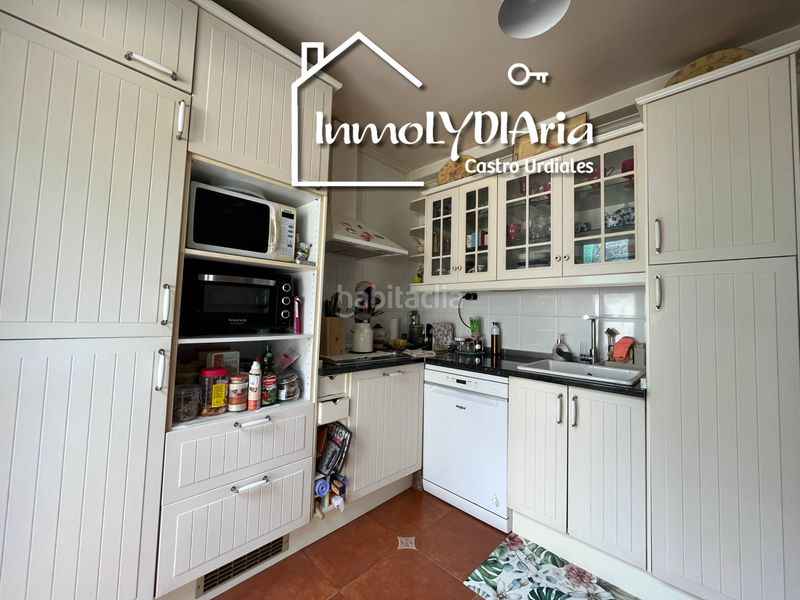 Foto 695d6577-6e3f-47b3-b8eb-ae098a2fbe90. Chalet dans barrio mioño 14a dans Mioño-Santullán Castro - Urdiales