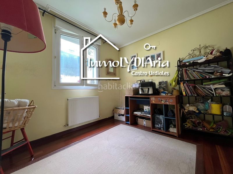 Foto 9907f835-2552-478b-8635-81a71914822e. Chalet dans barrio mioño 14a dans Mioño-Santullán Castro - Urdiales