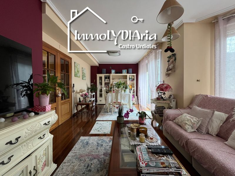 Foto a387fca8-782d-4a77-a762-f9188e5bc2aa. Chalet dans barrio mioño 14a dans Mioño-Santullán Castro - Urdiales