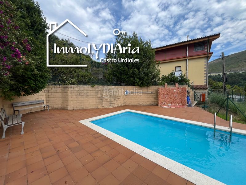 Foto c63e03ce-900c-4a87-aacf-4777a0380361. Chalet dans barrio mioño 14a dans Mioño-Santullán Castro - Urdiales