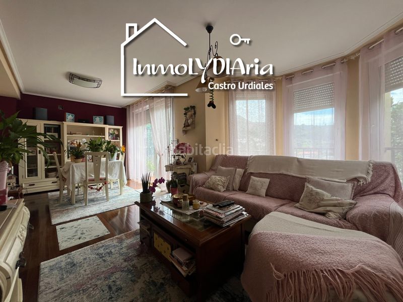 Foto c80fc8b0-1dd4-4695-b64b-3a41b1b54f75. Chalet dans barrio mioño 14a dans Mioño-Santullán Castro - Urdiales