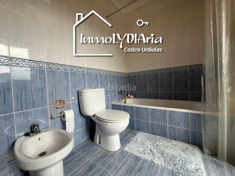 Foto ecc25d7c-adb3-40ba-be66-ca281c53b1e3. Chalet dans barrio mioño 14a dans Mioño-Santullán Castro - Urdiales