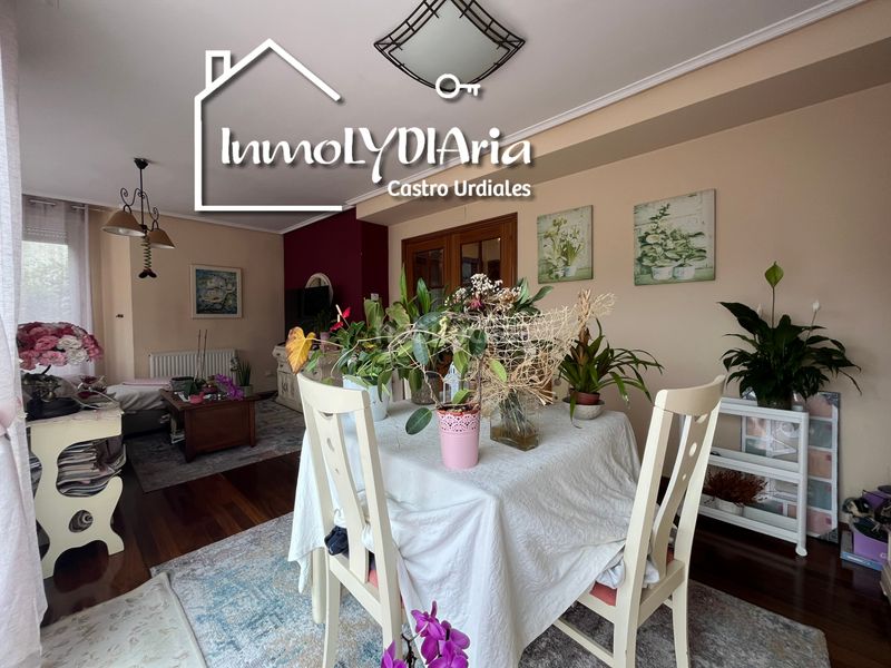 Foto f65b9631-7374-4eb6-ac2c-1ce479cad05c. Chalet dans barrio mioño 14a dans Mioño-Santullán Castro - Urdiales