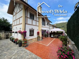 Chalet  Barrio otañes 51b. Chalet independiente en otañes  con piscina privada, amplios jar