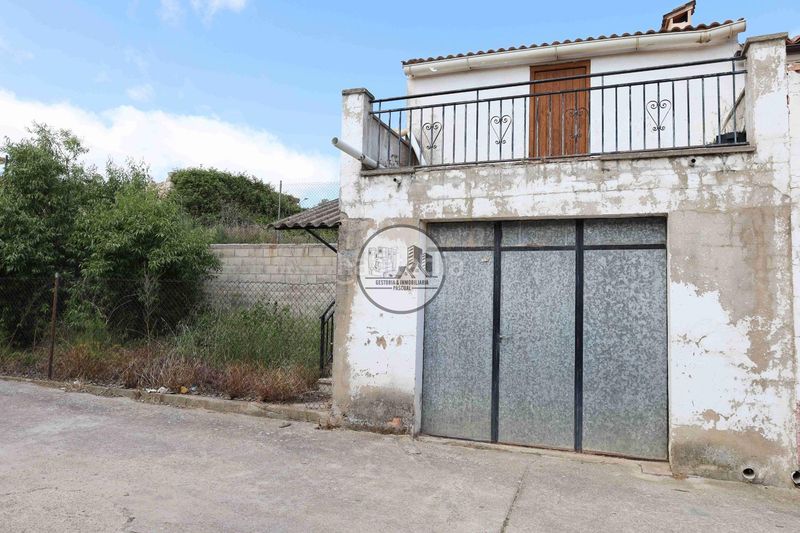 Foto 7575f0c2-5dff-4473-83e5-a3294934760d. Edifici a Aguaviva