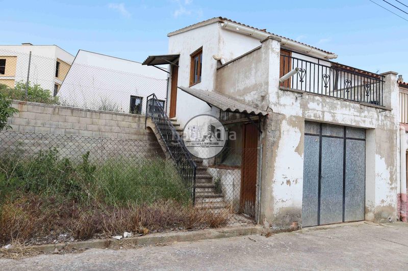 Foto 75e11532-e60a-480c-bfa8-b40d521d34b8. Edifici a Aguaviva