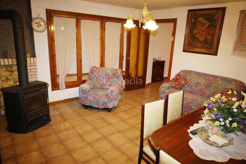 Foto 0f10e987-393e-4645-bc78-1f56b1c7c215. Casa amb aparcament a Codoñera (La)