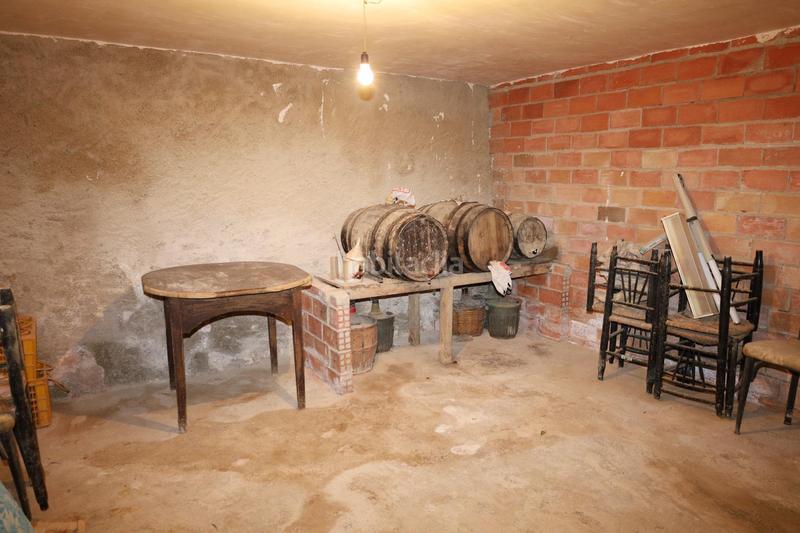 Foto d9fcf60e-cc2b-4e8f-9677-a3e177943cc2. Casa amb aparcament a Codoñera (La)