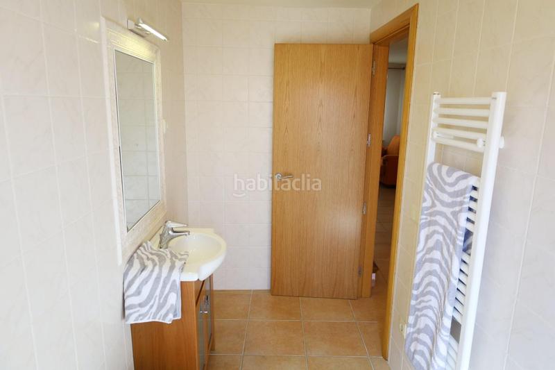 Foto 121c52ad-de7e-434e-820b-1b7e3a1a9d4a. Casa amb calefacció aparcament a Híjar