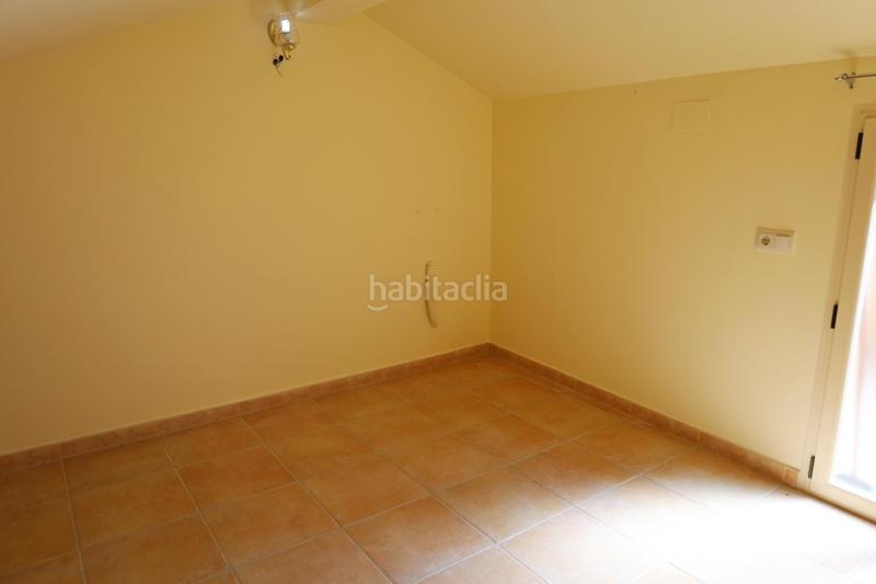 Foto 65a91cce-8c20-4ac0-a2c6-4f58775a9cb1. Casa amb calefacció aparcament a Híjar