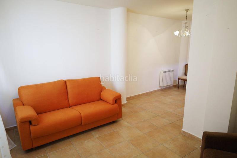 Foto 6ae30e10-8ed2-4248-b379-f8e6ef2f7478. Casa amb calefacció aparcament a Híjar