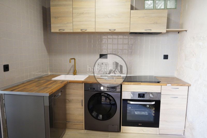 Foto d431e272-deef-4481-b7dc-71a3e74ac1e5. Casa amb aparcament a Alcañiz