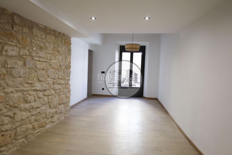 Foto d528a1b0-3e05-4060-b303-887fe3e681c1. Casa amb aparcament a Alcañiz