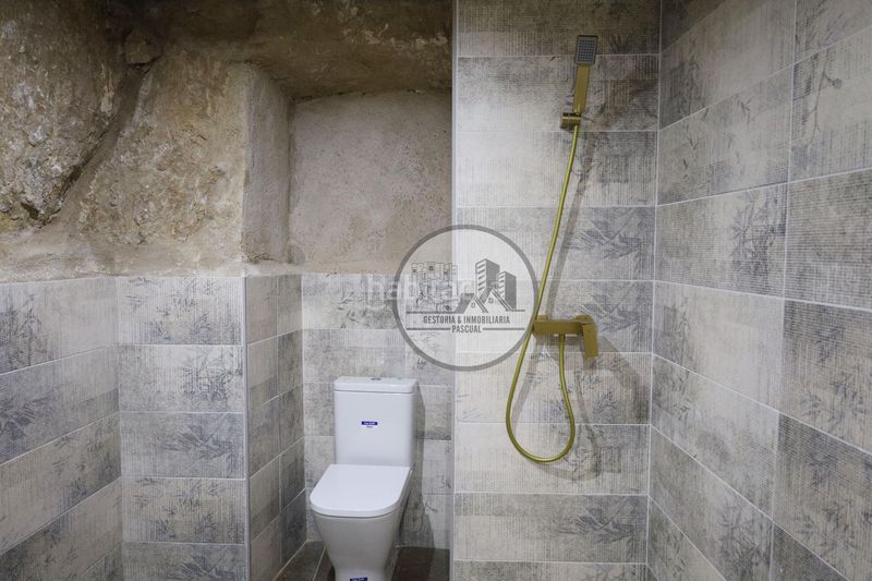 Foto ead8adaf-bca6-4e5e-87af-232f19b0be9f. Casa amb aparcament a Alcañiz