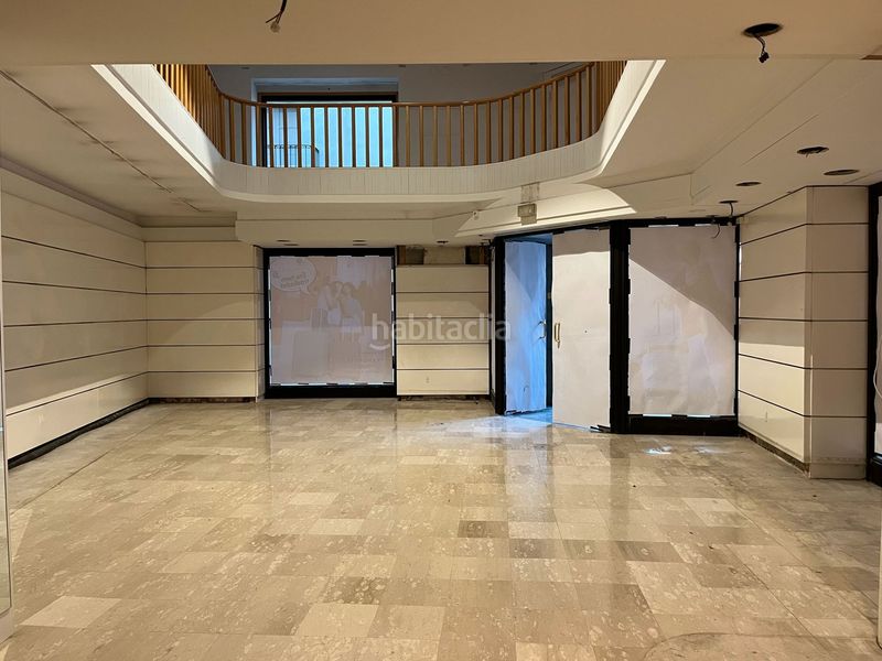Foto 1aed57e7-4566-47cb-b60d-b09f4bedadd2. Alquiler local comercial oportunitat!! local historic al Centre d en Igualada