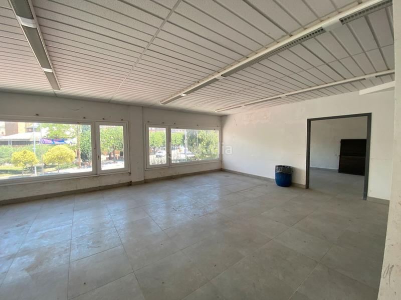 Foto 30ac1f32-8306-4efc-85ce-cdfe72722af0. Alquiler local comercial gran local comercial al Poble Sec en Igualada
