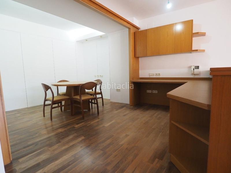 Foto df8d8c6c-f3ba-4f14-97df-ab07249cf347. Location bureau dans Òdena