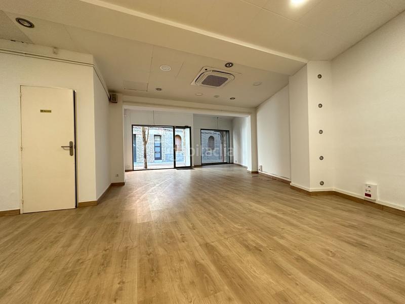 Foto 10b3d94b-563a-4d61-b458-358bc1e77623. Alquiler local comercial local lloguer Poble Sec en Igualada