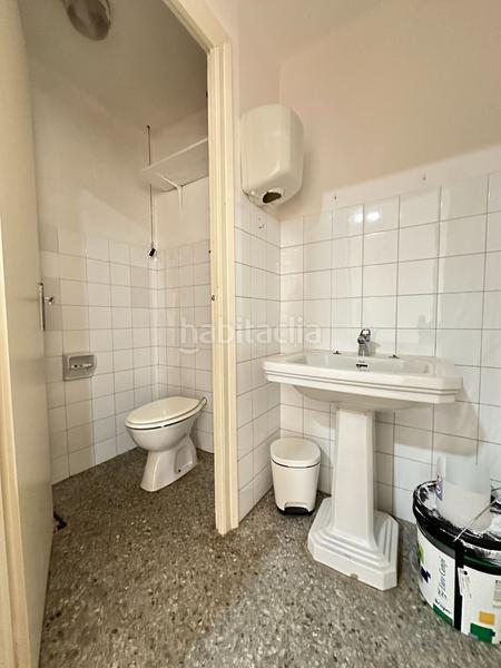 Foto b76b4547-a50f-491f-9dfa-92f39b5aac54. Alquiler local comercial local lloguer Poble Sec en Igualada