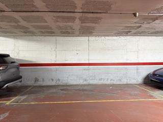 Parking coche  Roca. Plaa de parquing en venda