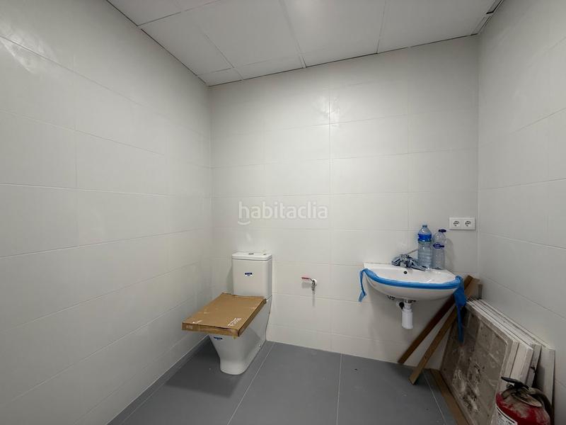 Foto 026b7d53-1e61-4102-a31f-2a2e261c0207. Alquiler local comercial local reformat de lloguer al Poble Sec en Igualada