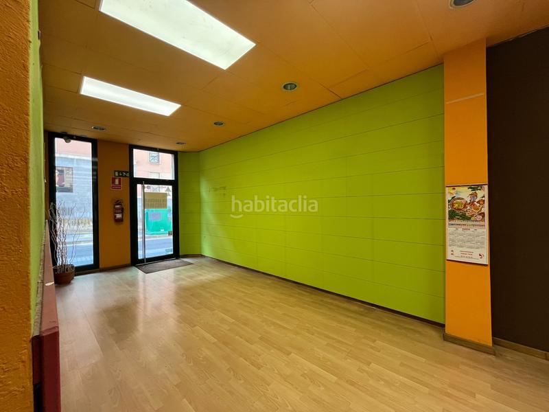 Foto c54a0dd4-ded7-4fd5-93fd-290d4147df6d. Rent business premise in santa caterina 49 in Centre Igualada