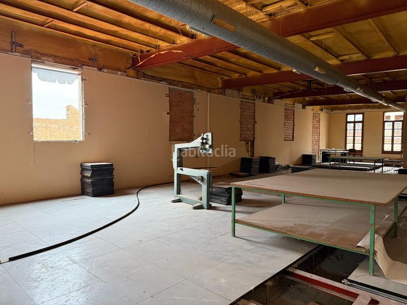 Foto 640f3632-d6ab-4fde-b4e7-321a2e62d672. Industrial building in Centre Igualada