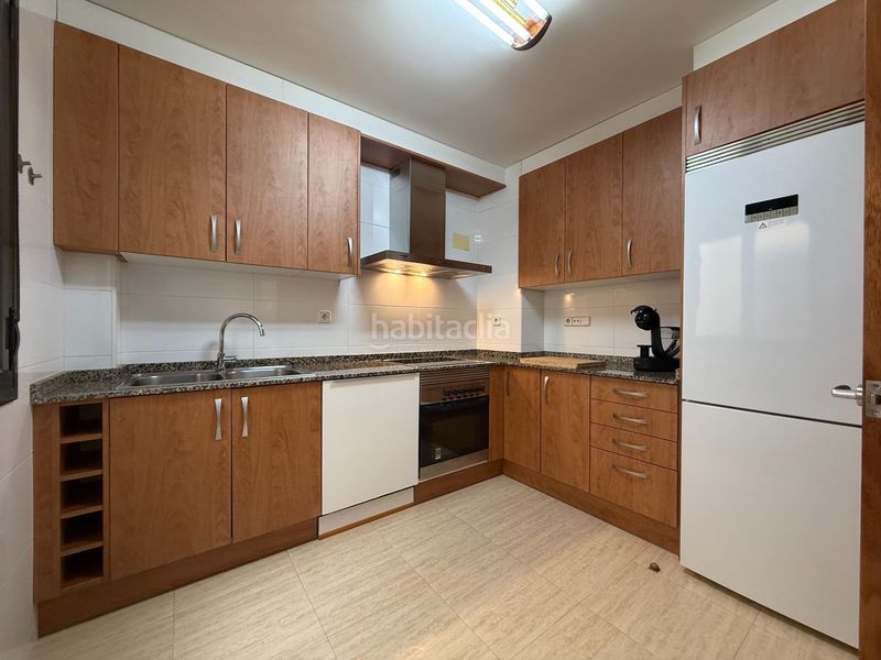 Foto fc3c6053-e4ae-4efb-a84c-5cea7c27bee7. Dúplex amb calefacció a Llevant Igualada