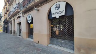 Lloguer Local Comercial  Sant simplici. Local comercial en el centro de igualada