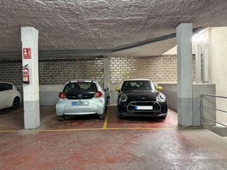 Aparcament cotxe  Sant nicolau. Dos plazas de pàrquing en el centro