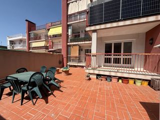Etagenwohnung in Llevant. Piso amplio con gran terraza y parking en el passeig verdaguer d