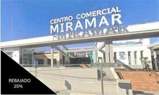 Geschäftsraum  Avenida de la barrosa. Local en playa la barrosa en centro comercial miramar