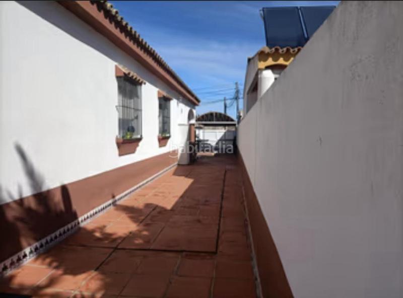 Foto 5315e2b7-183d-4e6c-97f2-3da43a259180. Chalet con riscaldamento parcheggio piscina in Los Gallos Chiclana de la Frontera