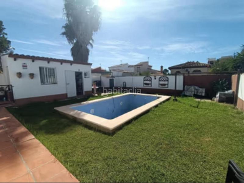 Foto ba146e30-031b-4a1f-90f7-3ecfc4fab542. Chalet con riscaldamento parcheggio piscina in Los Gallos Chiclana de la Frontera