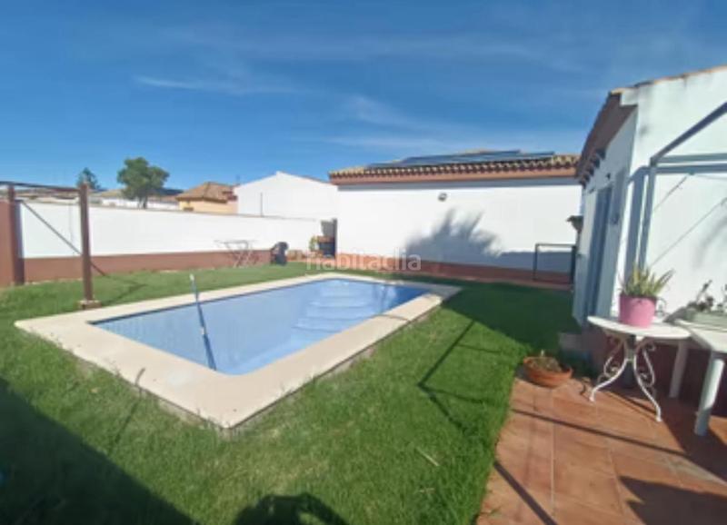 Foto ddfe4117-f28f-41d5-bd6e-5592fef76f0f. Chalet con riscaldamento parcheggio piscina in Los Gallos Chiclana de la Frontera