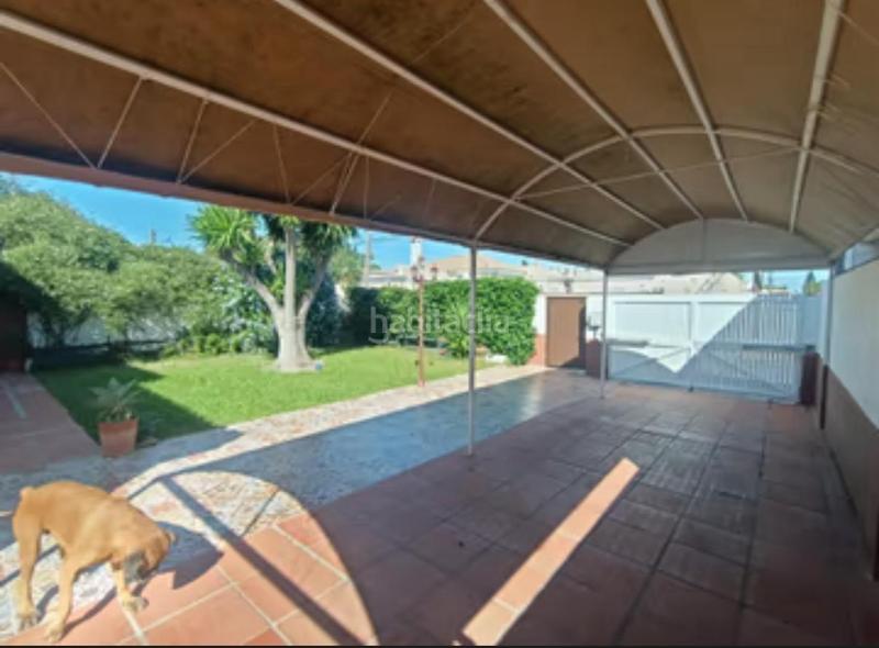 Foto f1e7fdc1-a6b4-4938-b490-22cf056daf69. Chalet con riscaldamento parcheggio piscina in Los Gallos Chiclana de la Frontera