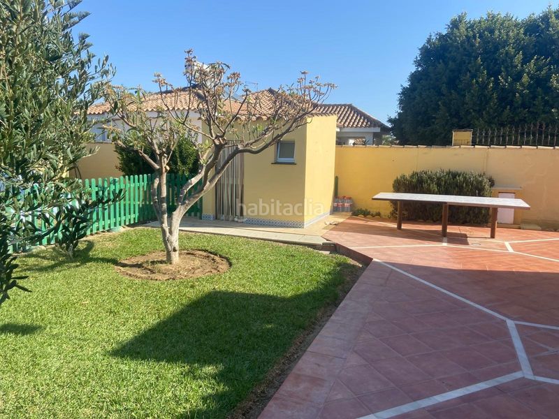 Foto c55413d7-903f-41c2-8e94-9eddb7a9a221. Xalet amb aparcament piscina a Los Gallos Chiclana de la Frontera