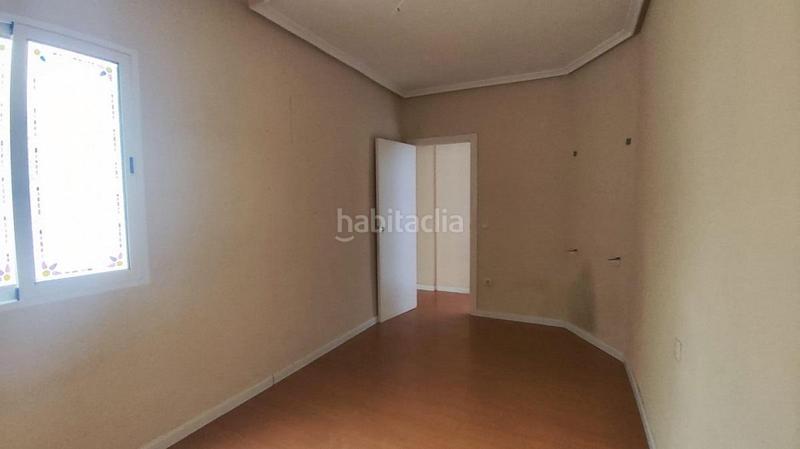 Foto e10d468f-ca4b-4b9a-a89b-5af866b602f4. Piso  en venta en c. alfredo calderón, la carolina, jaén en Carolina (La)