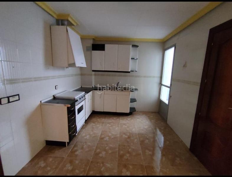 Foto deee4f3e-49eb-40c9-bb6a-07ba9a036562. Piso  en venta en c. pintor zabaleta, , jaén en Torre del Campo