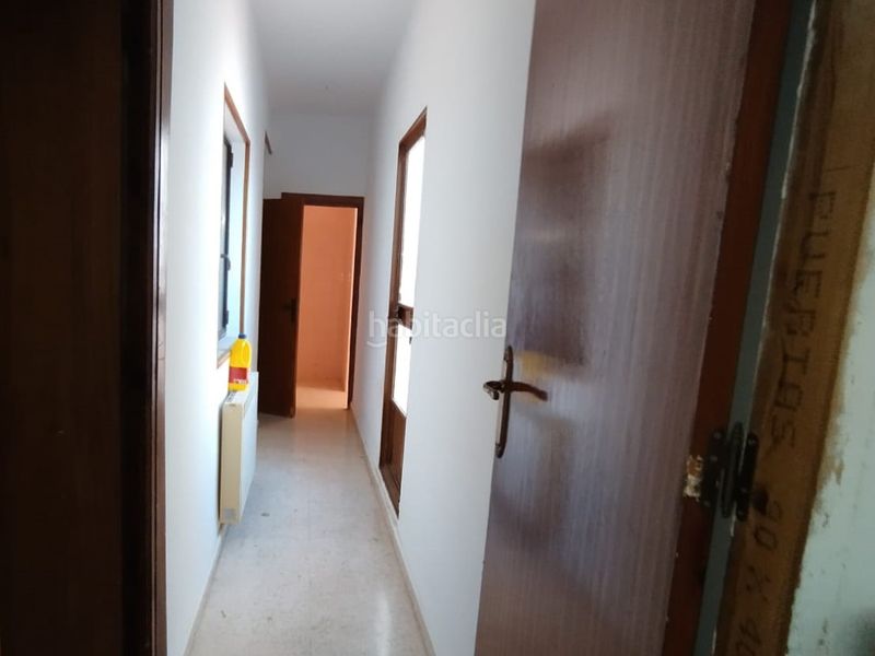 Foto 57688e3e-e10d-4635-859e-ec2d67253b6c. Casa adossada a calle alta 26 a Guardia de Jaén (La)
