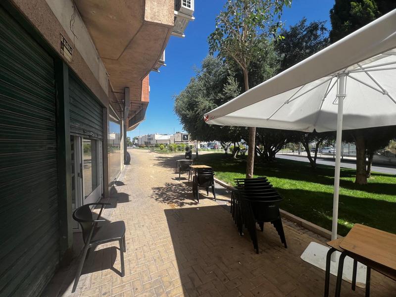 Foto 80a27a4f-655f-4774-97a7-676586458938. Local comercial en carretera de madrid 13 local en venta en carretera madrid edif. torre norte, 13, jaen, en Jaén